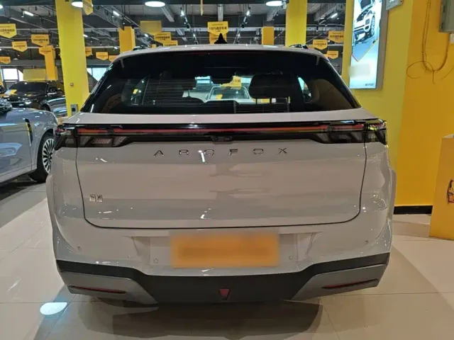 Arcfox Alpha T5 — Фото автомобиля 5