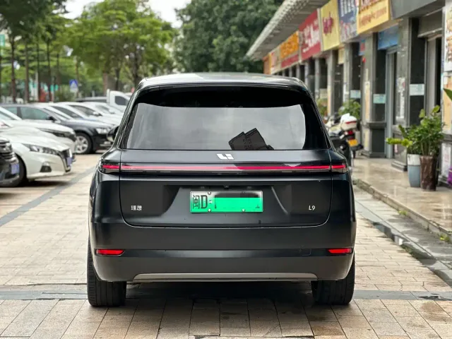 Li Auto L9 — Фото автомобиля 4
