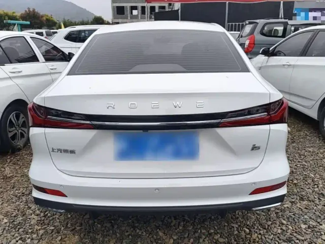 Roewe Roewe i5 2023 1.5L CVT Luxury Edition — Фото автомобиля 5