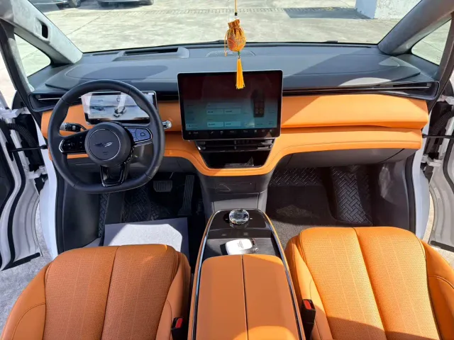 Geely Yizhen L380 — Фото автомобиля 9