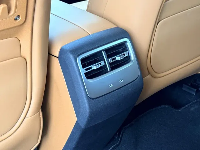 iCAR V27 — Фото автомобиля 15