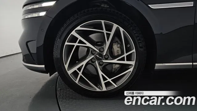 Genesis G90 — Фото автомобиля 5