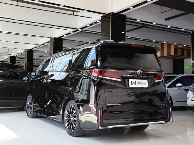 Toyota Vellfire — Фото автомобиля 21