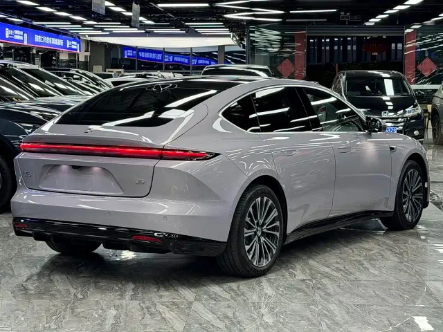 Nio ET5 — Фото автомобиля 7