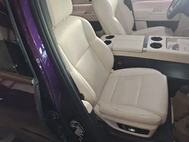 Li Auto L9 — Фото автомобиля 24