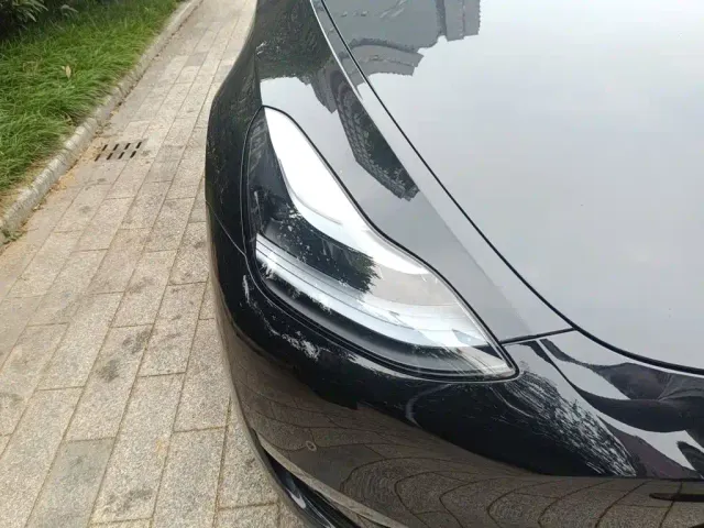 Tesla Model Y — Фото автомобиля 7