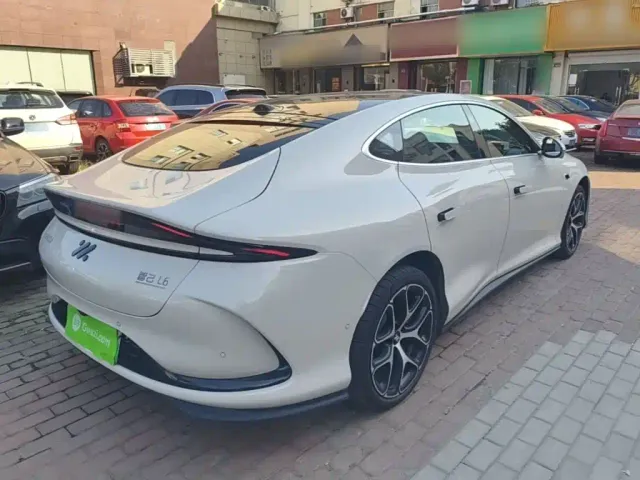 IM Motors L6 — Фото автомобиля 6