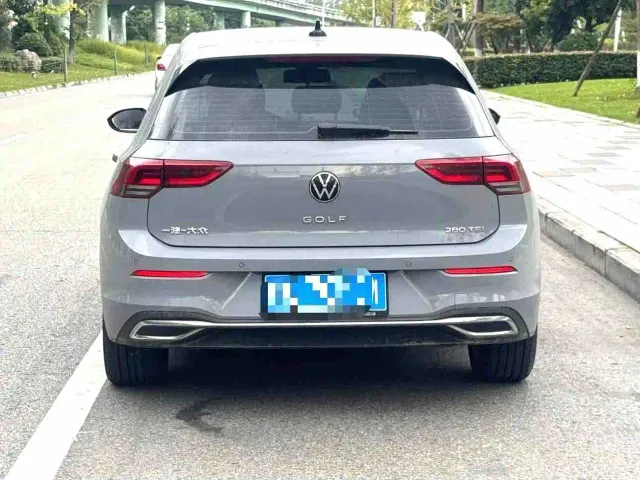 Volkswagen Golf — Фото автомобиля 12