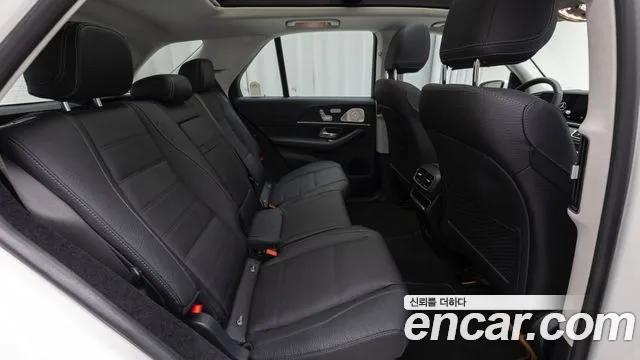 Mercedes-Benz GLE-Class — Фото автомобиля 10