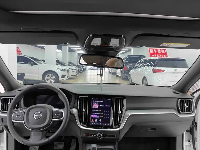 Volvo S60 — Фото автомобиля 13