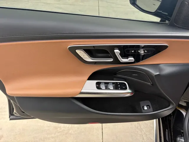 Mercedes-Benz E-Class — Фото автомобиля 10