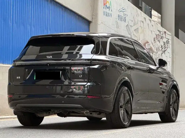 Li Auto L7 — Фото автомобиля 5