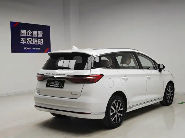 BYD Song MAX — Фото автомобиля 4