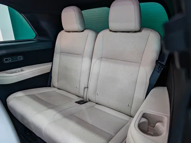 Li Auto L9 — Фото автомобиля 10