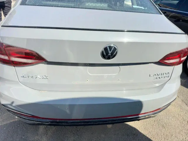 Volkswagen Lavida — Фото автомобиля 11