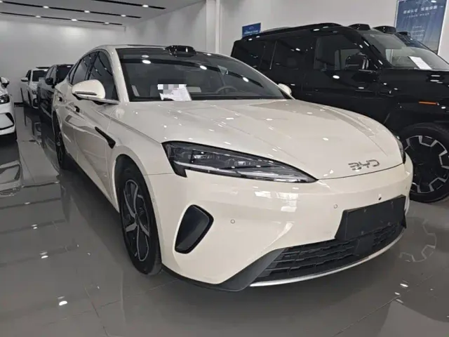 BYD Seal 07 DM-i — Фото автомобиля 3
