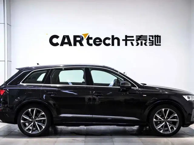 Audi Q7 — Фото автомобиля 3