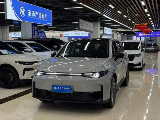 Фотография автомобиля — Leapmotor C10