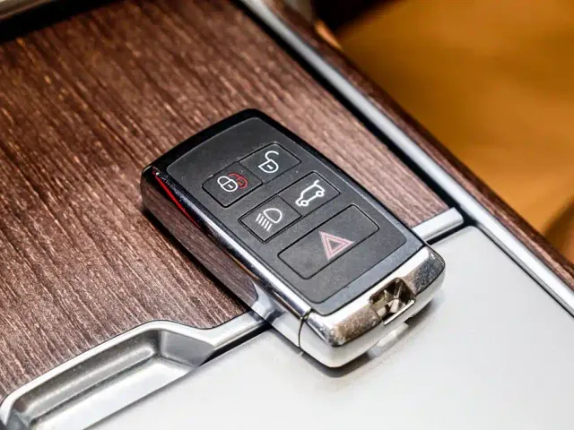 Land Rover Range Rover — Фото автомобиля 16