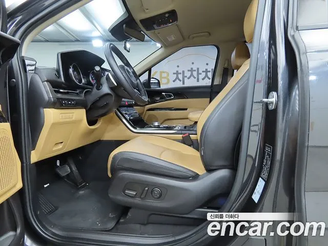 Kia Carnival 4th Gen — Фото автомобиля 5