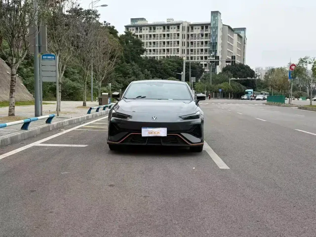 Changan UNI-V — Фото автомобиля 2
