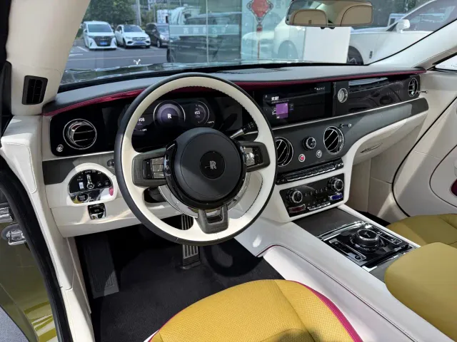 Rolls-Royce Spectre — Фото автомобиля 10