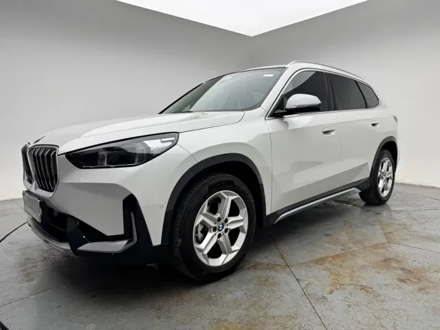 Фотография автомобиля — BMW X1