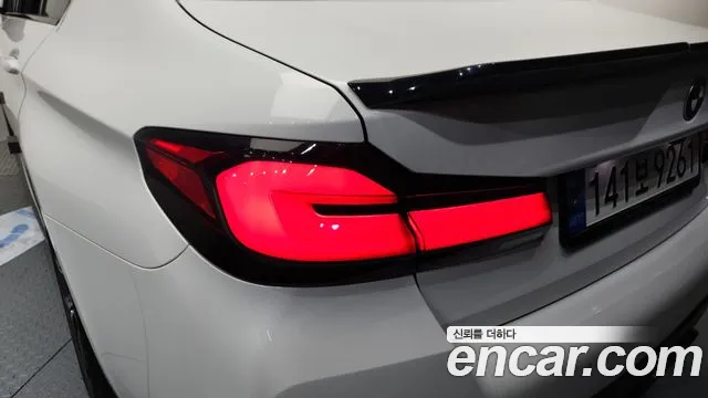 BMW 5 Series G30 — Фото автомобиля 8