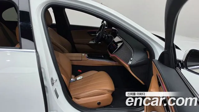 Mercedes-Benz E-Class — Фото автомобиля 11
