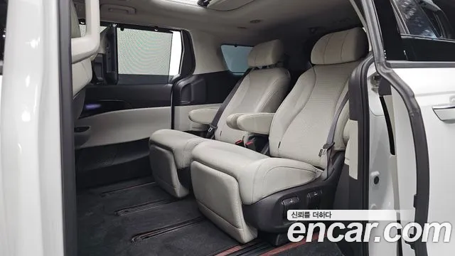 Kia Carnival 4th Gen — Фото автомобиля 16