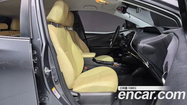Toyota Prius — Фото автомобиля 26