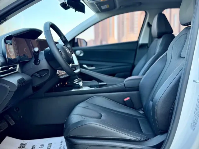 Hyundai Elantra — Фото автомобиля 10