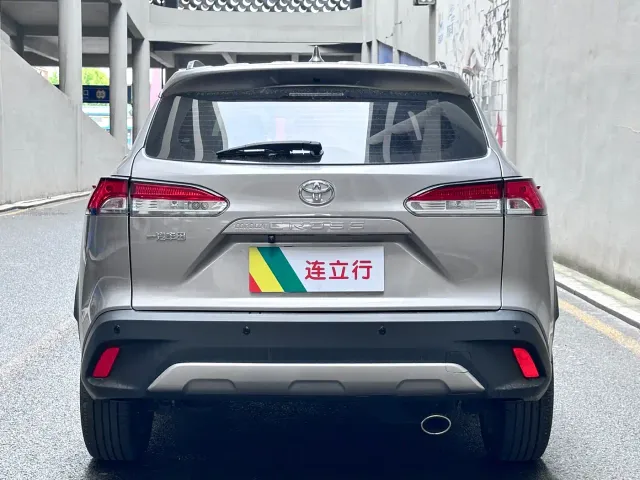 Toyota Corolla Cross — Фото автомобиля 3