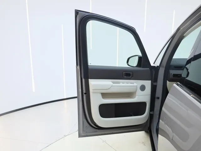 Li Auto MEGA — Фото автомобиля 28