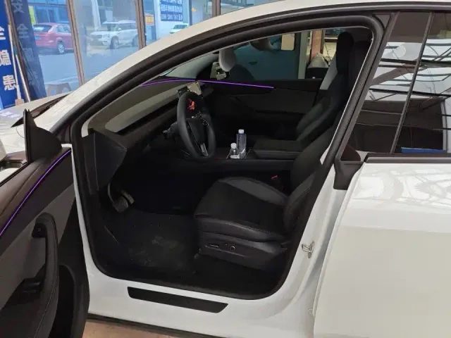 Tesla Model Y — Фото автомобиля 5