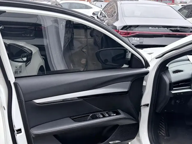 MG 5 Scorpio — Фото автомобиля 4