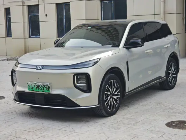 Фотография автомобиля — Changan Qiyuan Q07