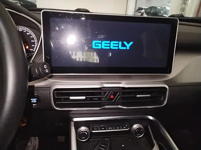 Geely Binyue — Фото автомобиля 12