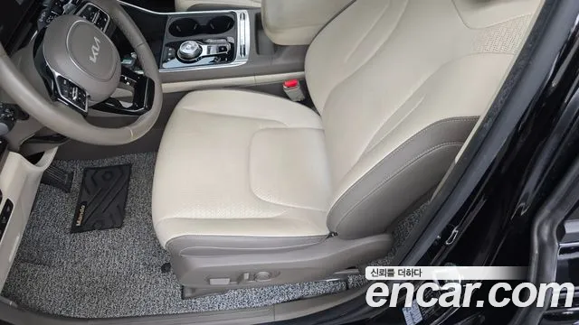 Kia Carnival Generation 4 — Фото автомобиля 30