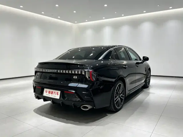 Lynk & Co 03 — Фото автомобиля 11