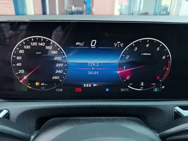 Mercedes-Benz A-Class — Фото автомобиля 11