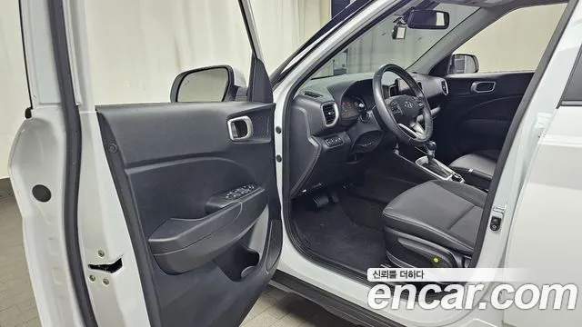 Hyundai Venue — Фото автомобиля 15