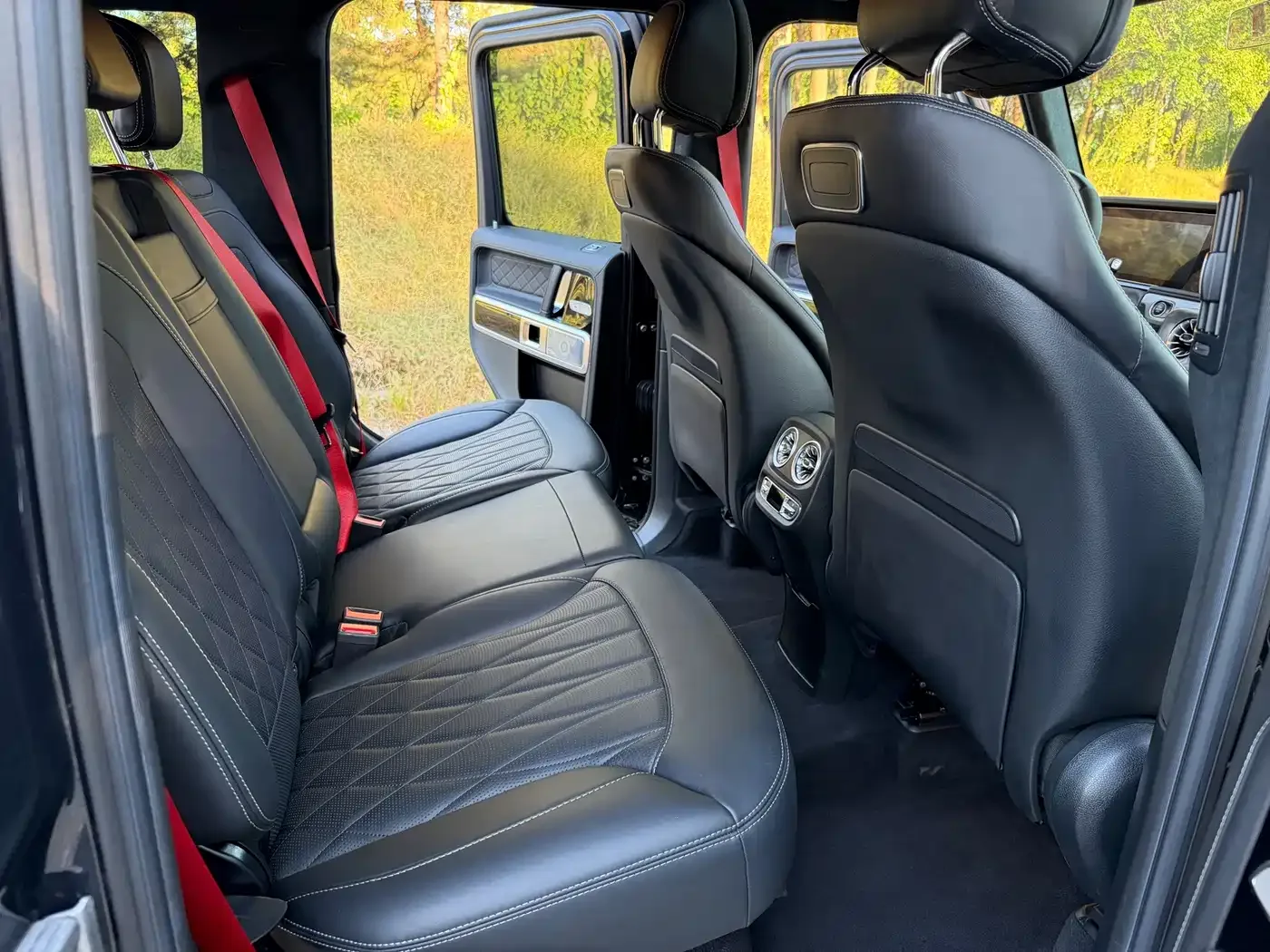 Mercedes-Benz Mercedes-Benz G-Class AMG 2023 AMG G 63 — Фото автомобиля 16