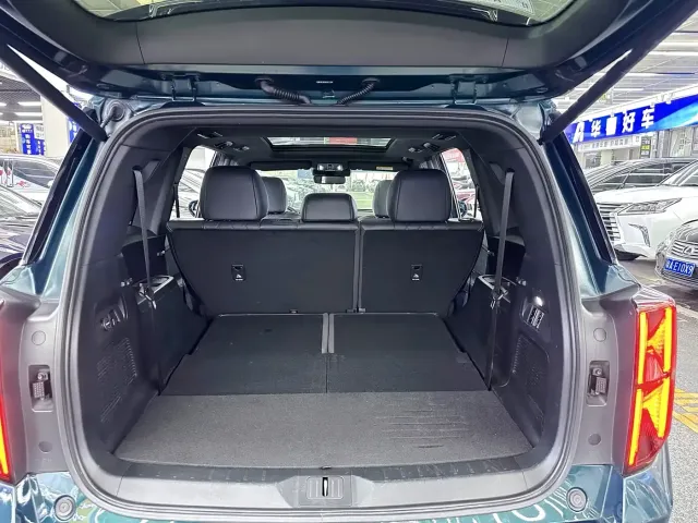 GAC Trumpchi GS8 — Фото автомобиля 11