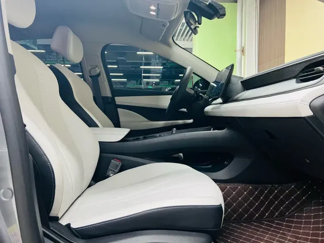 BYD Seal 05 DM-i — Фото автомобиля 8
