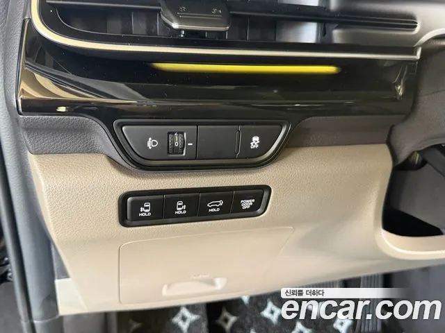 Kia Carnival Generation 4 — Фото автомобиля 10