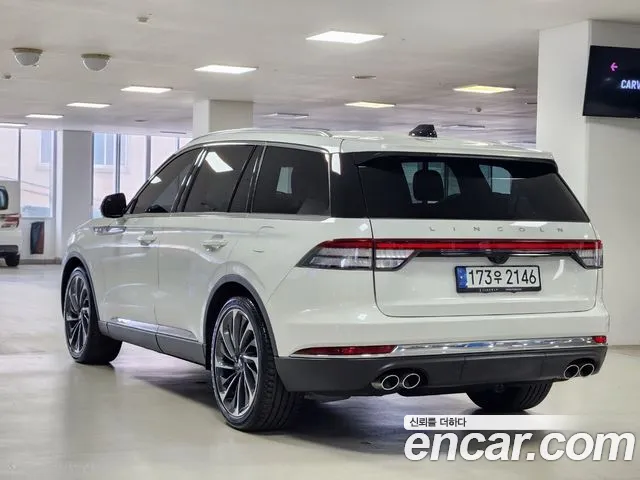 Lincoln Aviator 2nd Gen — Фото автомобиля 2