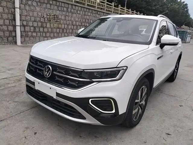 Фотография автомобиля — Volkswagen Tayron