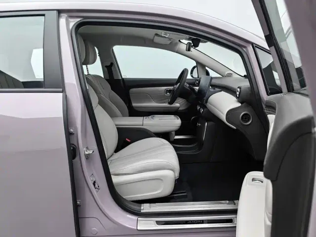 GAC Aion UT — Фото автомобиля 23
