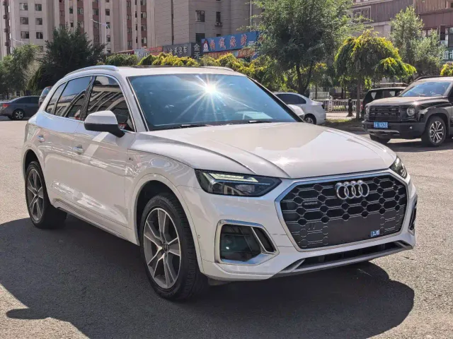 Audi Q5L — Фото автомобиля 3